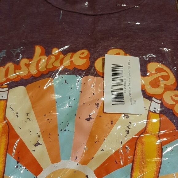 New Small SUNSHINE AND BEER THATS WHY I'M HERE Purple T-Shirt Funny Grap… - Picture 3 of 4